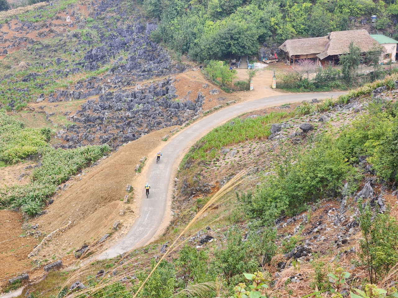 Northeast MTB Expedition – Conquer the Roads of Mong Cai, Cao Bang, and Ha Giang 15 Days